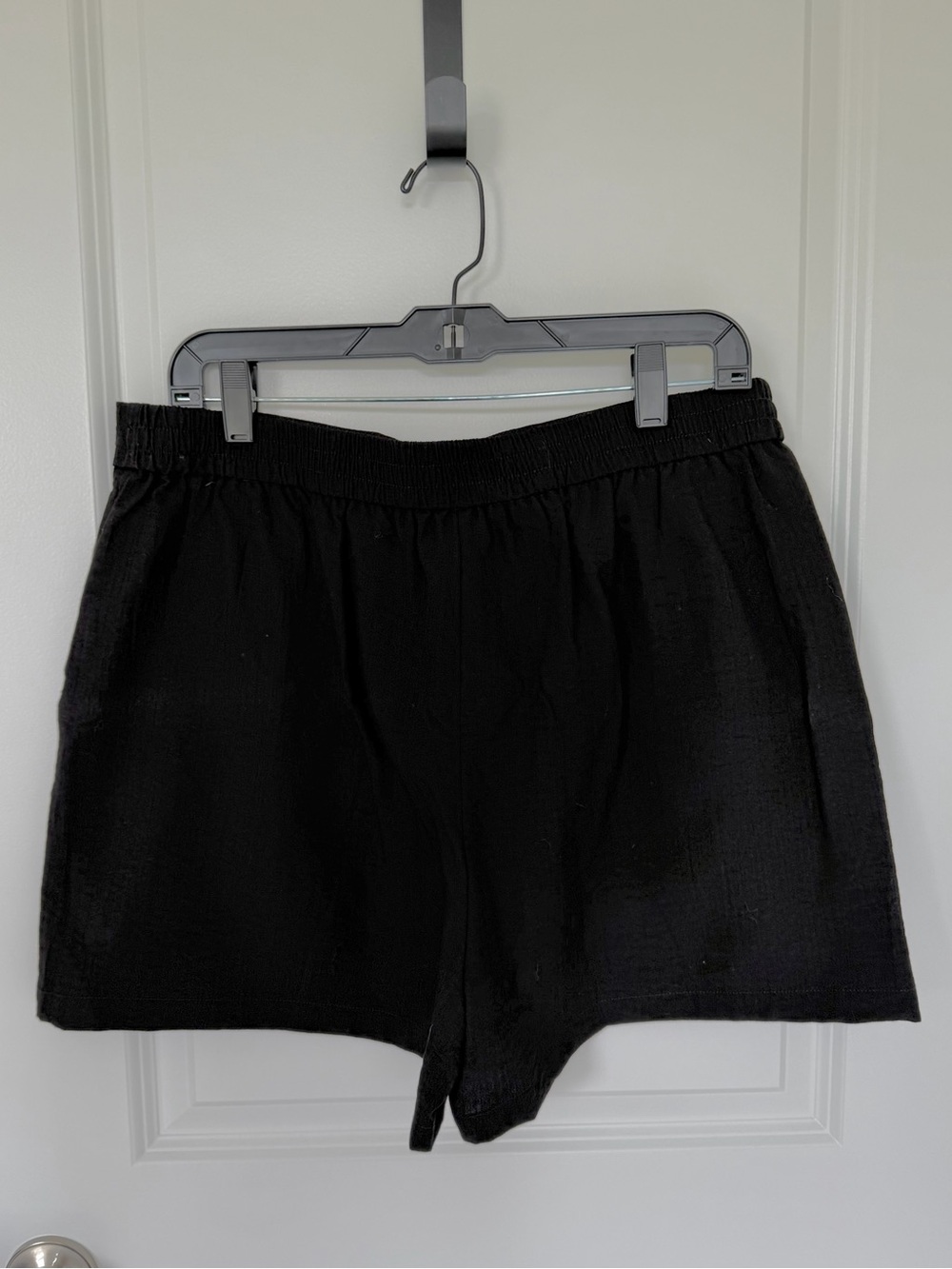 Women's Black Tailored Vest & Shorts Set - Sleek Two-Piece - Picture 9 of 10